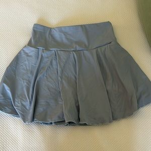 HALARA tennis skirt in light blue